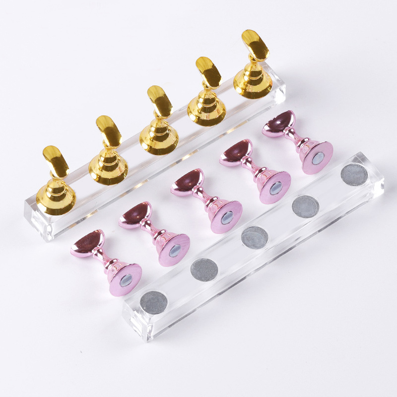 Nail Art Viral - 5/30 ピース/セット磁気ネイルホルダー偽ネイルチップ練習スタンドクリスタルベースホルダーネイルアートディスプレイアートサロン DIY & 練習