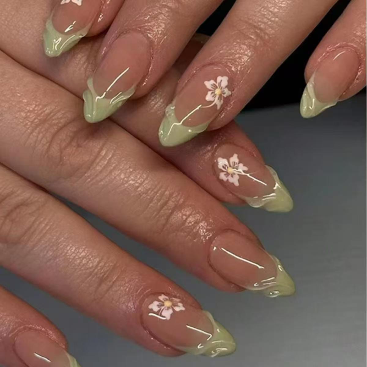 Nail Art Oval - 24枚入り シンプル グリーン フレンチ フェイクネイル 既製