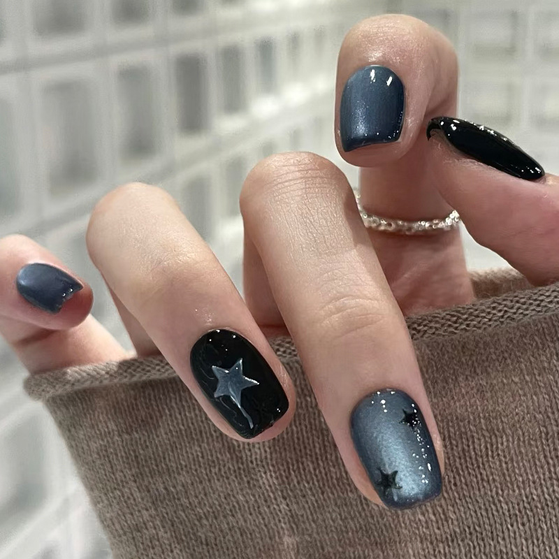 Nail Art Ombre - 24枚入りショートスクエアプレスオンネイル ブラックブルーオンブレキャッツアイネイル スターフレンチパールグリッターダイヤモンドフェイクネイル スイートクールネイルアート