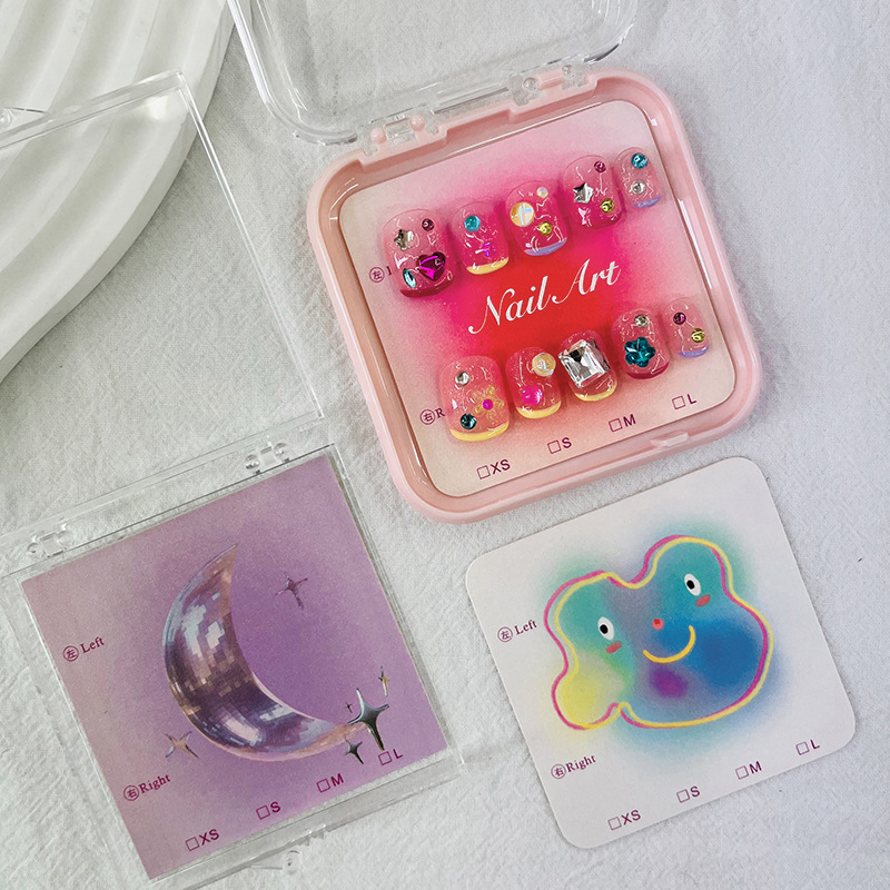 50枚入り 6.5x6.5cm 8x8cm 付け爪用段ボール - Nail Art Viral のレビューと価格