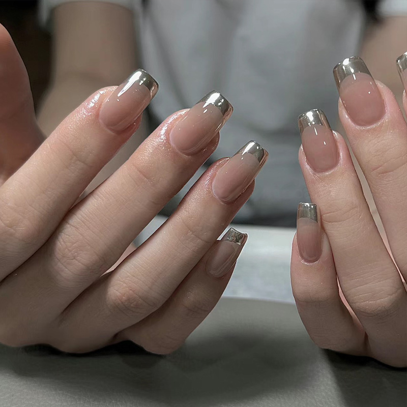 24枚入りミディアムサイズの棺型プレスオンネイル、シンプルバ - Nail Art Ombre のレビューと価格
