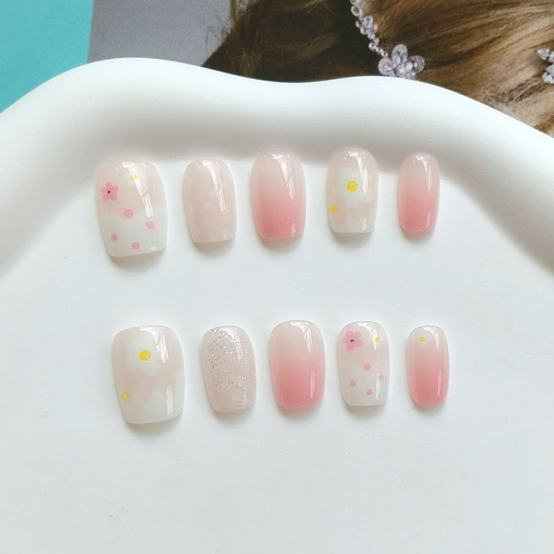 10個入り レインボーバブルガム スウィートキュート プレス - Nail Art Ombre のレビューと価格